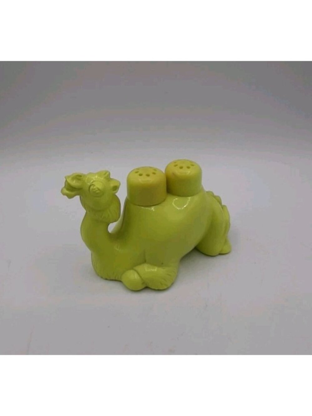 Vintage Plastic Sitting Green Camel Salt and Pepper Shaker Sets Mid Century